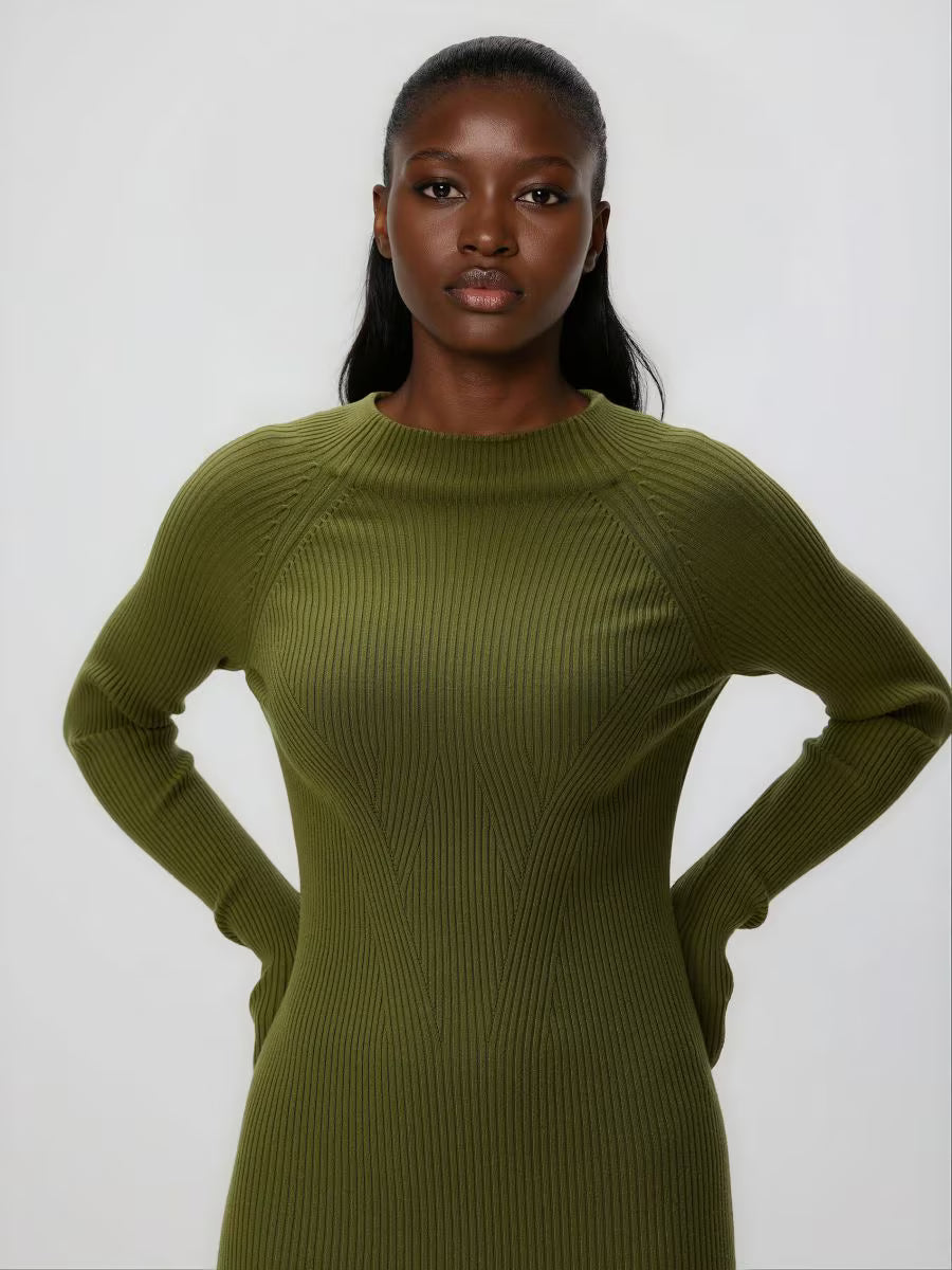 Rippgestricktes Kleid aus Viskose in Helloliv