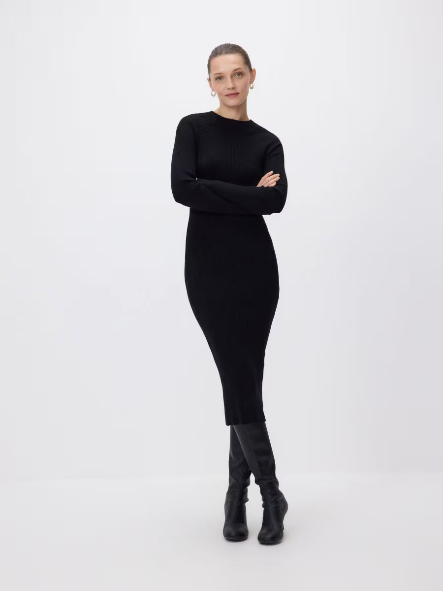 Rippstrickkleid aus Viskose in Schwarz